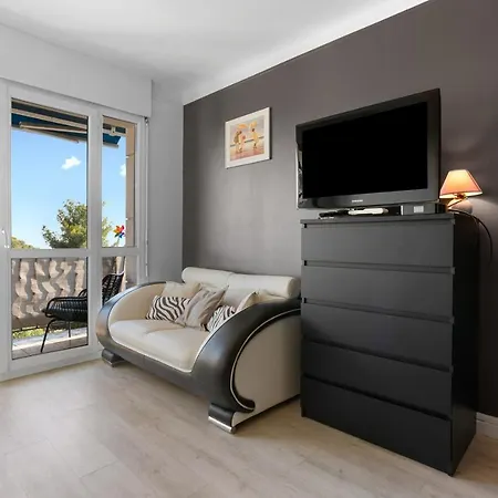 Proche 5 Min Du Centre Appartement Saint-Raphaël